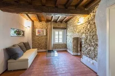 Retkeilymaja Borgo Cadonega