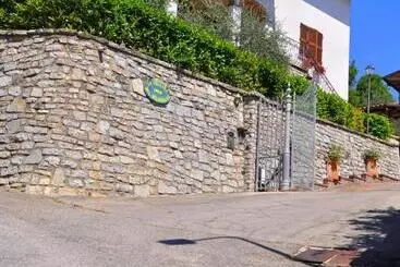 Pensão La Collina Del Melograno