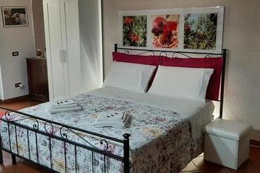 بنسيون La Collina Del Melograno