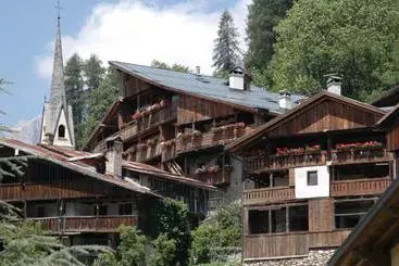 ペンション Dormì & Disnà