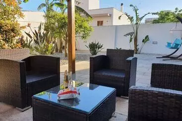 Pensione Il Giardino Di Flora   Piscina & Jacuzzi