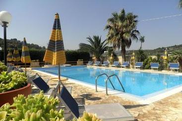 Huoneistohotelli Residence Palm Garden