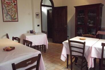 בית מלון כפרי Agriturismo La Conserva