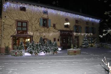 ユースホステル Auberge De La Charriole