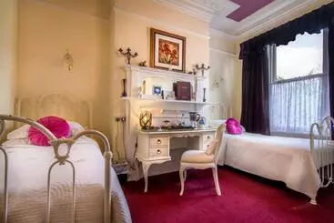 Majatalo Creston Villa Guest House