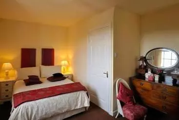 ペンション Pinewood Lodge Guest House