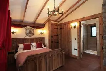 Resort Warwick Castle Hotel & Knight S Village
