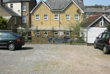 Pensió Longfield Guest House