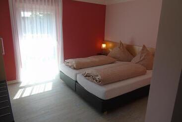 פנסיון Wein Appartements Borth