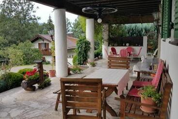 ペンション Villa Bergkristall