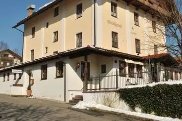 Majatalo Gasthof Kampenwand Bernau