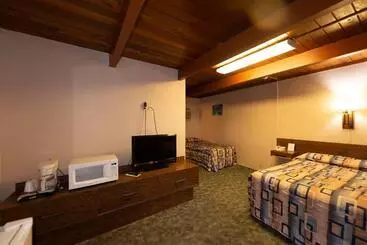 Retkeilymaja Cedar Inn