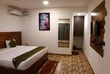 Treebo Lands End Beach Resort Morjim