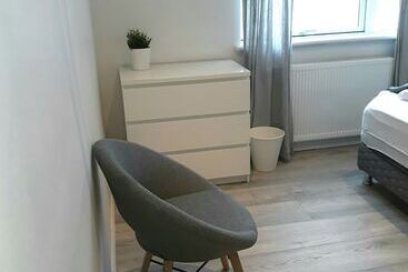 پانسیون Post Plaza Guesthouse