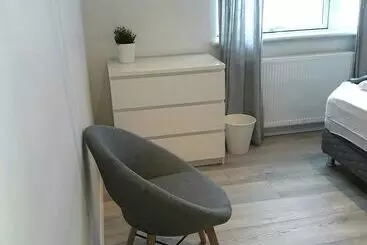 پانسیون Post Plaza Guesthouse