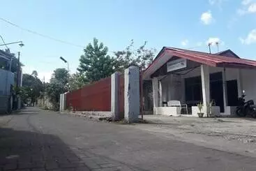 Majatalo Rumah Singgah Manado   Hostel