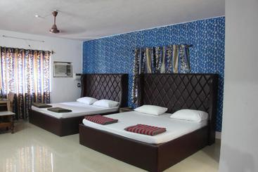 Общежитие Embassy Guest House