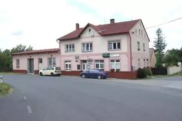 Majatalo Hostinec Na Návsi