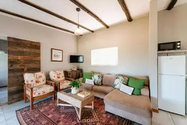 Majatalo Dennehof Farm Guesthouse