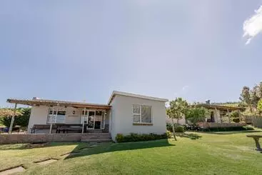 Majatalo Dennehof Farm Guesthouse