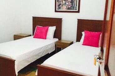 Pensão Casa Helga A Dos Cuadras De La Basílica, Casa Entera Con Jardín Amplio, 6 Habitaciones, 5 Baños, Coc