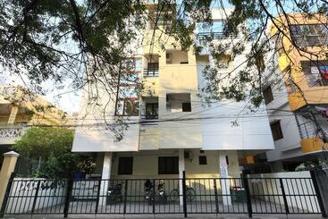 펜션 Silverkey Executive Stays 20004 Kk Nagar