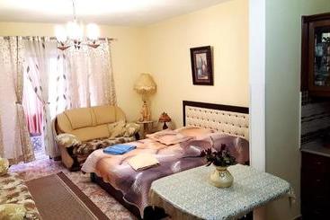 펜션 Berberi Guest House