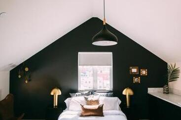 호스텔 Noon On Sunset Hill