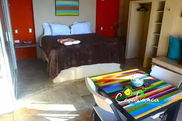 Pensão Casablanca Guest House   Adults Only   Starlink Internet!
