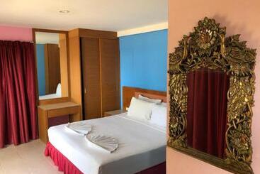 פנסיון Benjamin Resort