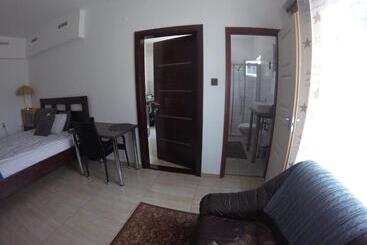 ペンション Dózsaház