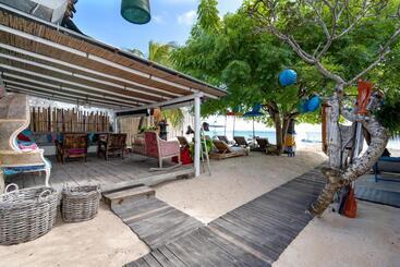 פנסיון Villa Pasir