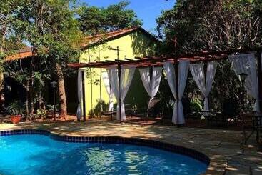 Pensión Pousada Arraial Das Cores