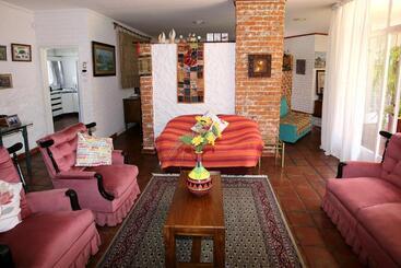 پانسیون Fleming Place