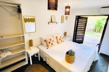 הוסטל The Spot Beachfront Sports Pousada