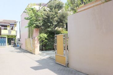 בית מלון כפרי Oyo 481 Pesona Jogja Homestay