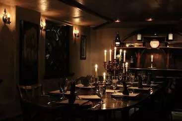 ユースホステル The Interlaken Inn