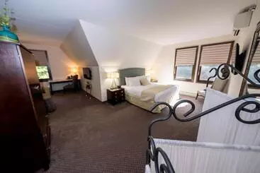 Hostel The Inn At Shattuck St. Mary S