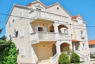 Turistihuoneistot Apartments Mara