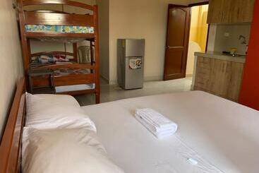 پانسیون Hostal Costa Azul
