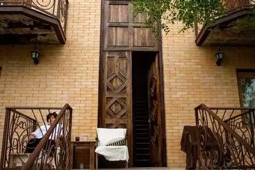 پانسیون Art House Kutateli