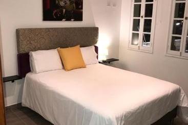 Pensionat Larq'a Park Rooms