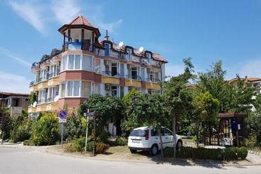 ペンション Sunny Island Obzor