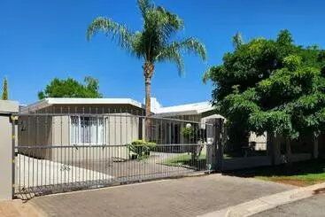 ペンション Green Kalahari Guesthouse