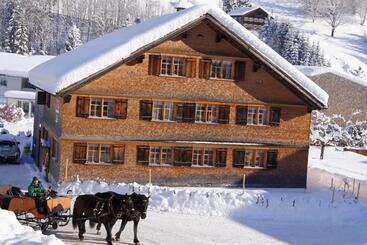 Hostel Naze`s Hus Mellau