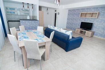 Mamaia Summerland Apartments