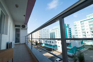 Mamaia Summerland Apartments