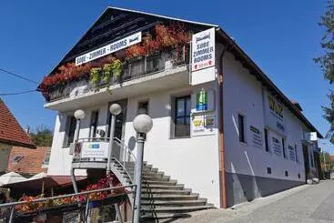 Majatalo Rooms Hiša Divino