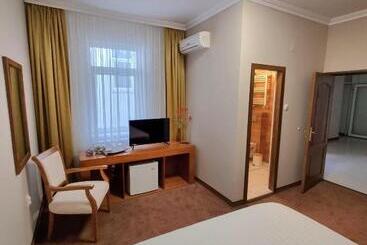 ペンション Vila Central