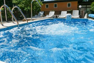 پانسیون Guesthouse Villa Elizabet